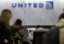 Акции United Continental упали после скандала с избитым пассажиром