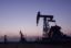 Цена барреля нефти марки Brent превысила $54 впервые за месяц